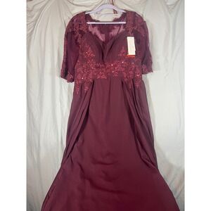 Elegant Burgundy Lace Embellished Gown Mother of the Bride Formal Evening Dress